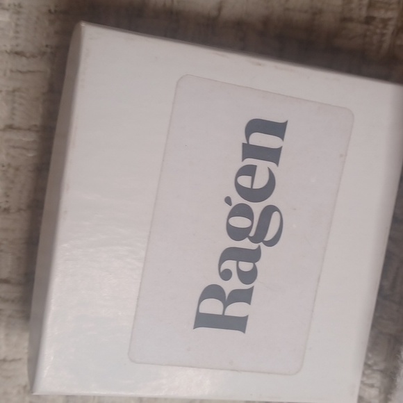 Ragen Happy Heart Necklace - Picture 3 of 6